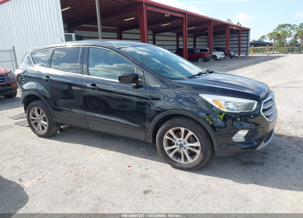2017 FORD ESCAPE SE VIN: 1FMCU0GD7HUF01140