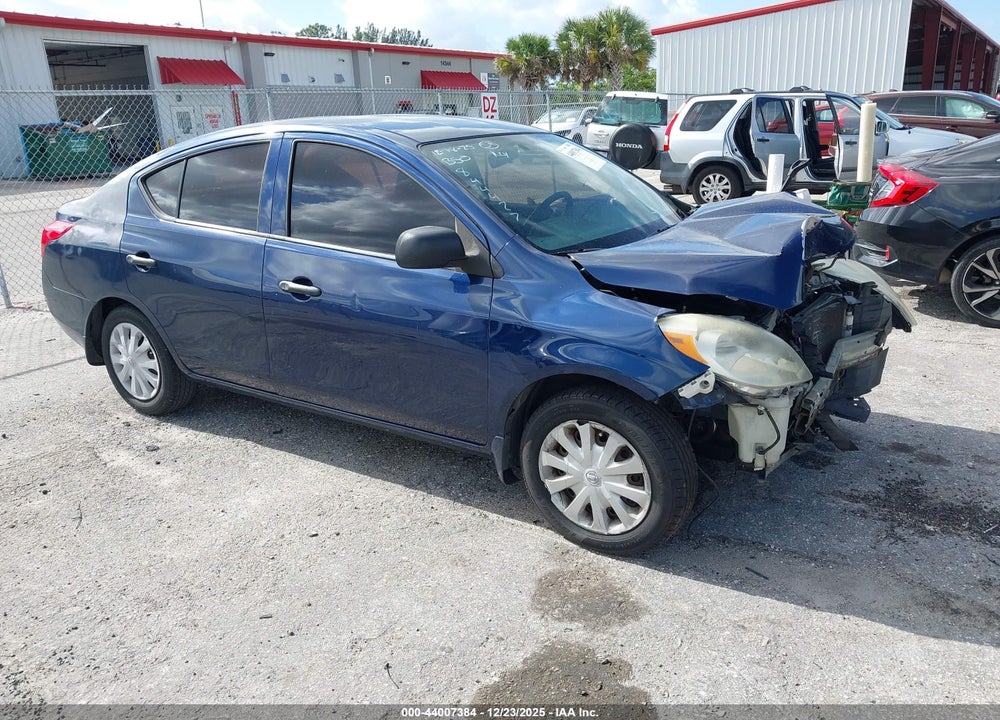 2013 NISSAN VERSA 1.6 S VIN: 3N1CN7AP4DL844427