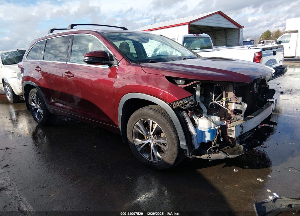 2016 TOYOTA HIGHLANDER XLE V6 VIN: 5TDJKRFH2GS332271