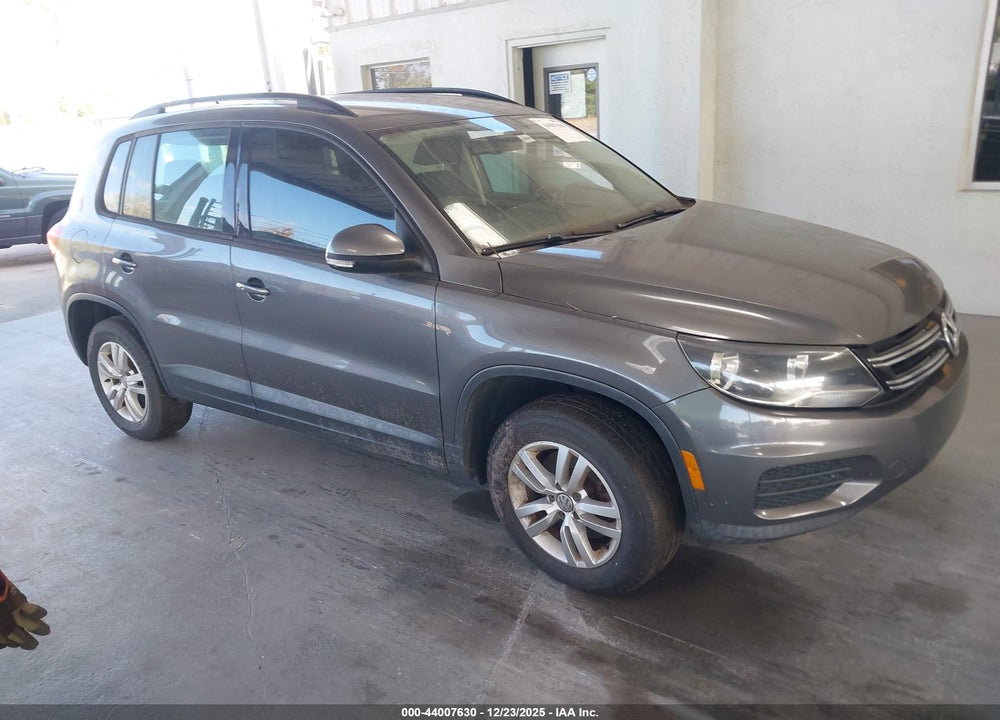 2016 VOLKSWAGEN TIGUAN S VIN: WVGAV7AX6GW526579