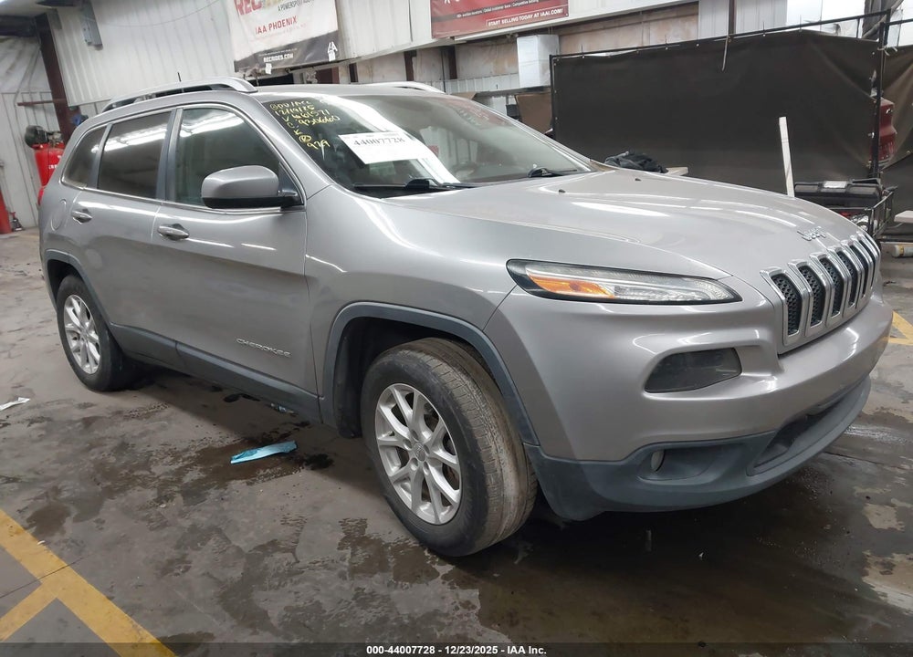 2017 JEEP CHEROKEE LATITUDE FWD VIN: 1C4PJLCBXHW661571
