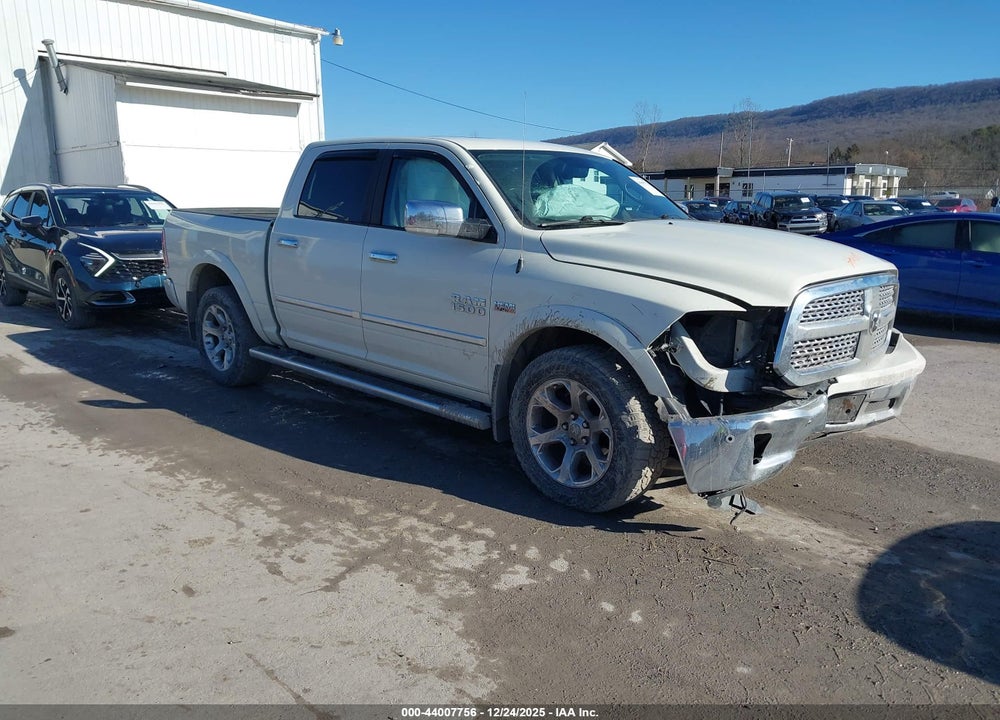 2017 RAM 1500 LAIE  4X4 5'7 BOX VIN: 1C6RR7NT8HS572613