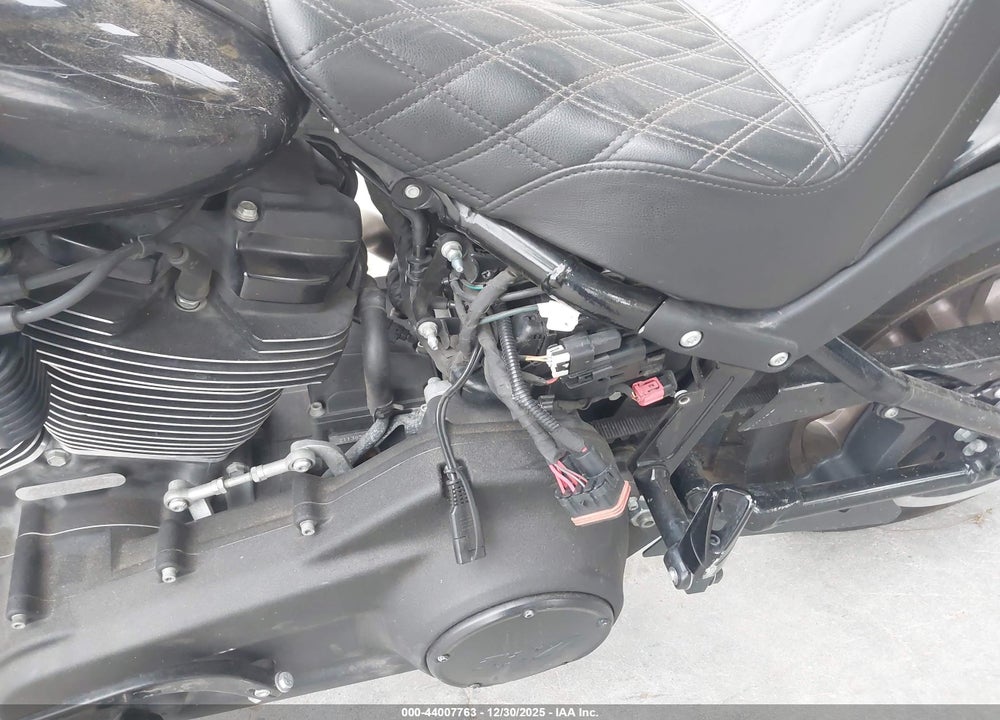 2022 HARLEY-DAVIDSON FXLRS VIN: 1HD1YWZ26NB016623