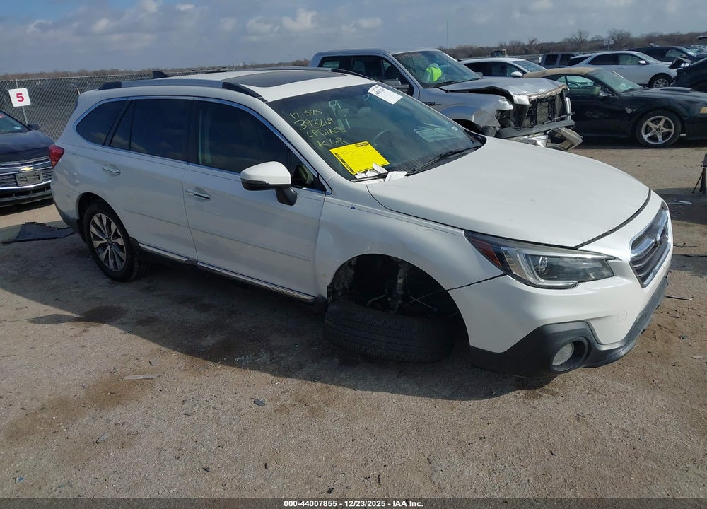 2018 SUBARU OUTBACK 3.6R TOURING VIN: 4S4BSETC5J3324871