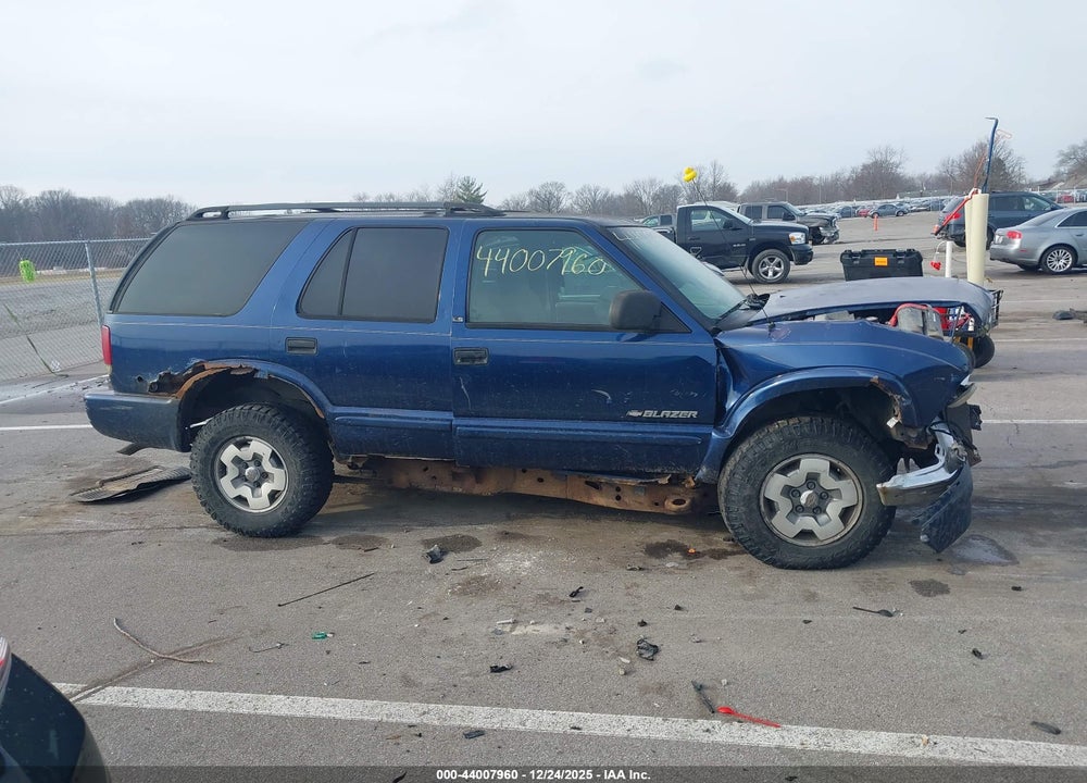 2002 CHEVROLET BLAZER LS VIN: 1GNDT13W92K170287