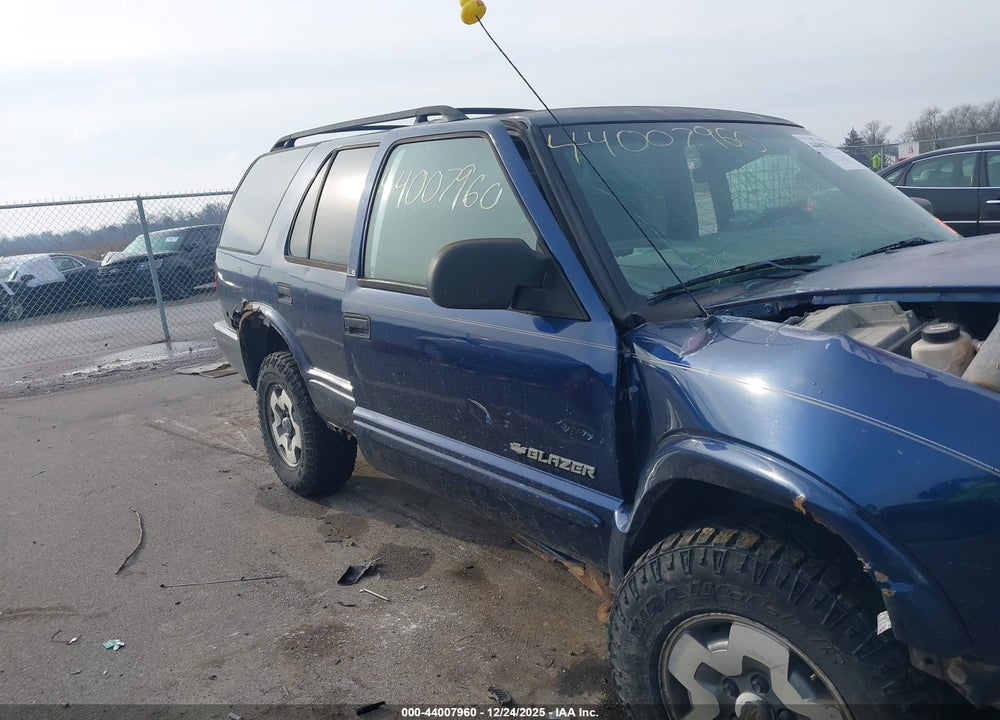 2002 CHEVROLET BLAZER LS VIN: 1GNDT13W92K170287