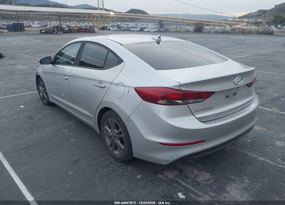 2018 HYUNDAI ELANTRA SEL VIN: 5NPD84LFXJH267815