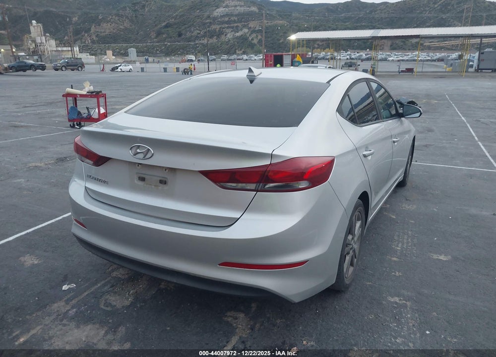 2018 HYUNDAI ELANTRA SEL VIN: 5NPD84LFXJH267815