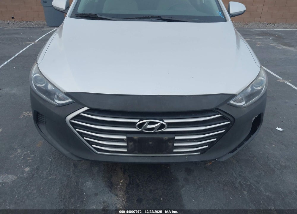 2018 HYUNDAI ELANTRA SEL VIN: 5NPD84LFXJH267815