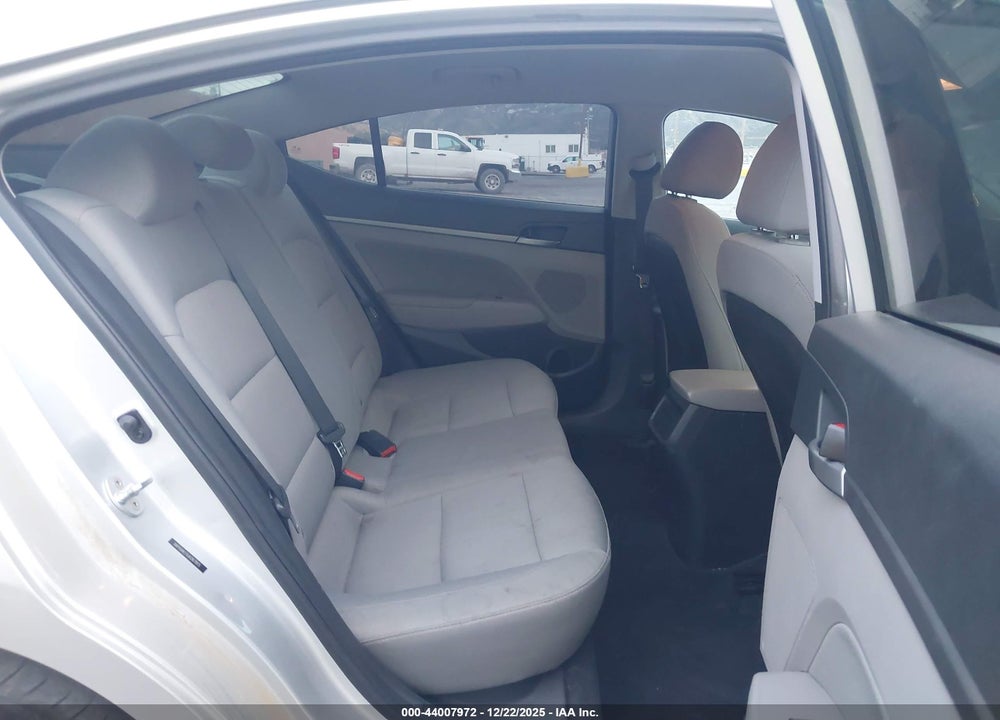 2018 HYUNDAI ELANTRA SEL VIN: 5NPD84LFXJH267815