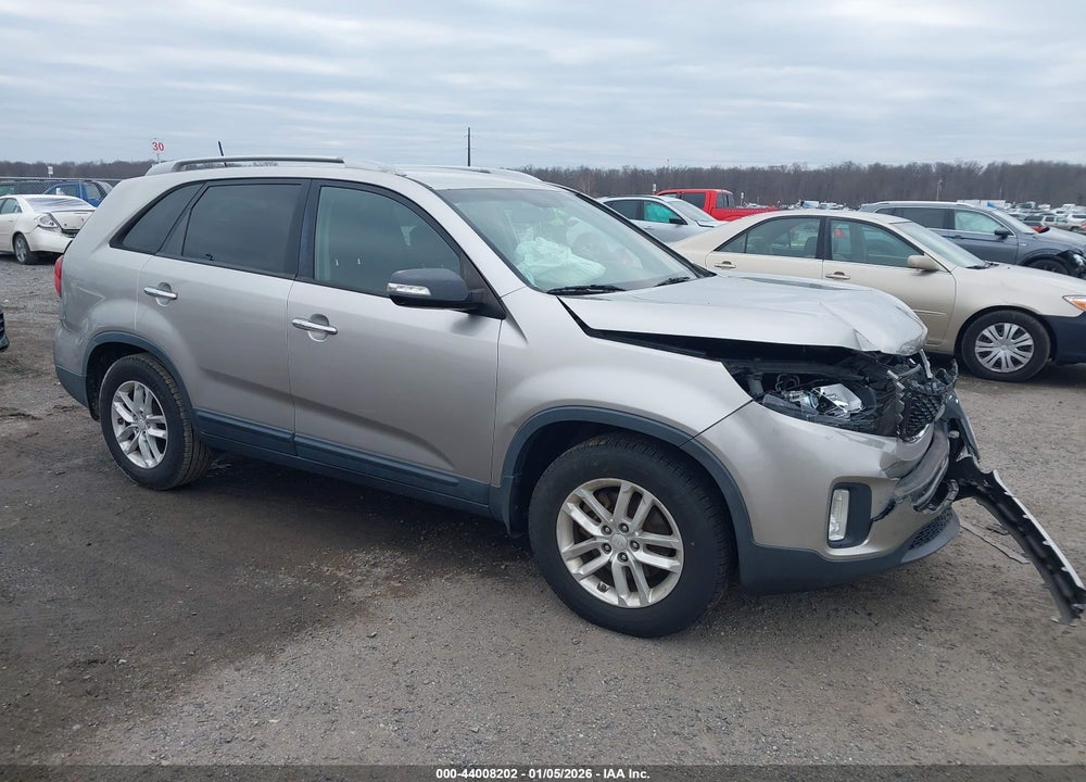 2014 KIA SORENTO LX VIN: 5XYKT4A63EG471488