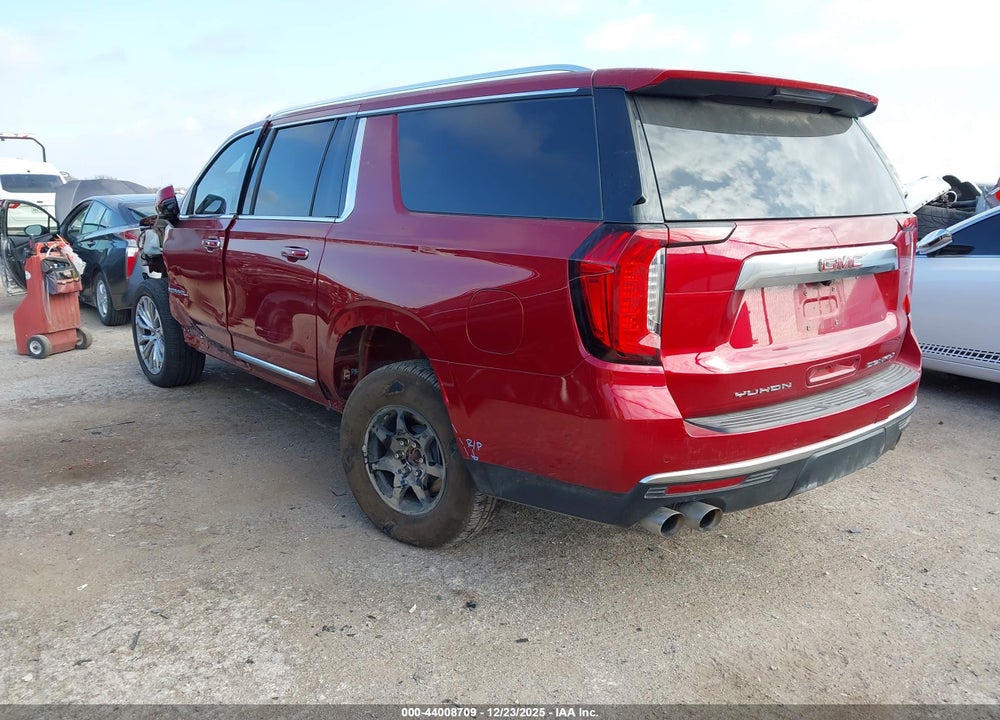 2022 GMC YUKON XL 4WD DENALI VIN: 1GKS2JKL7NR318494