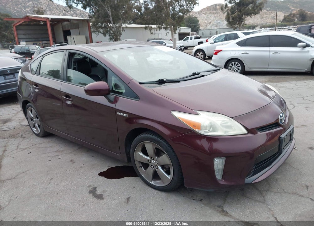 2013 TOYOTA PRIUS THREE SE VIN: JTDKN3DUXD5612028