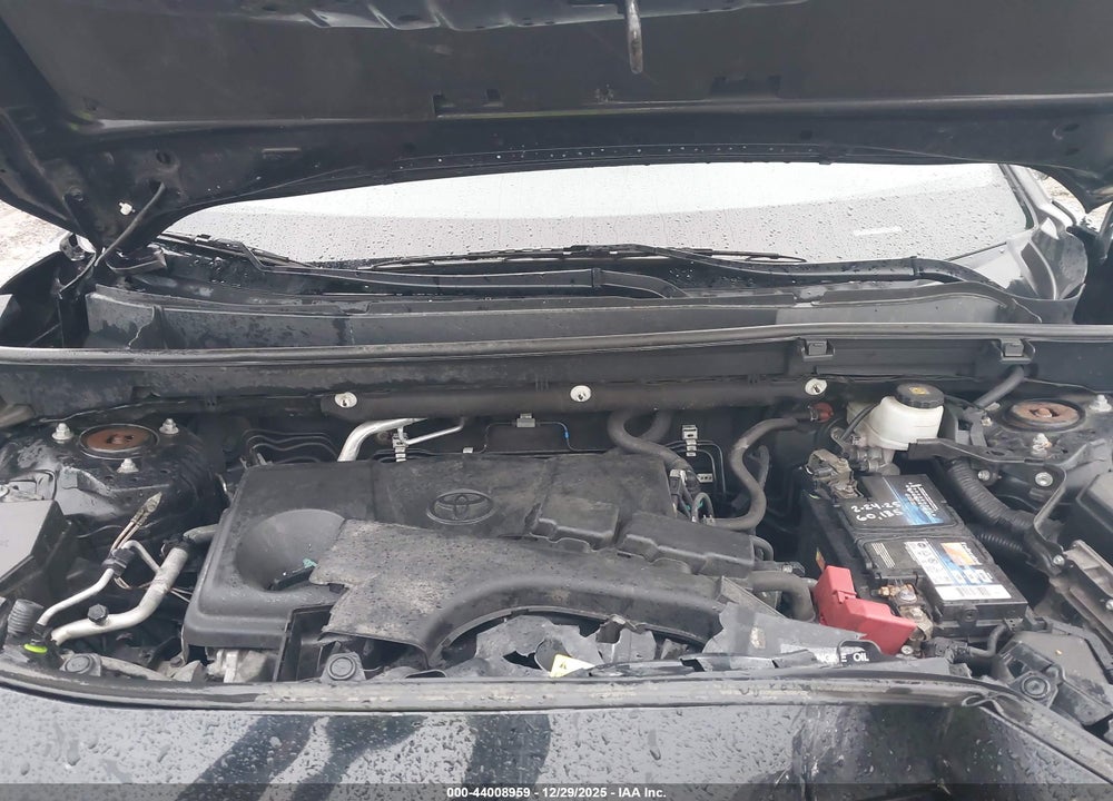 2021 TOYOTA RAV4 XLE VIN: 2T3P1RFV0MW157418