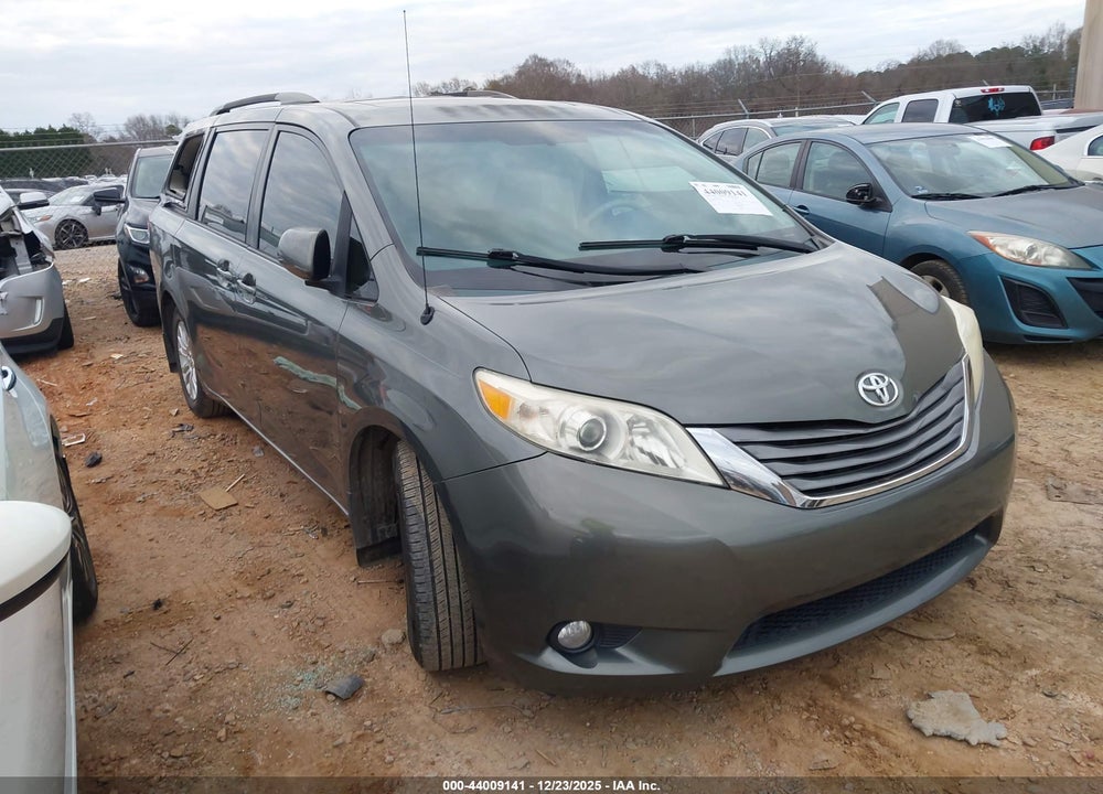 2011 TOYOTA SIENNA XLE V6 VIN: 5TDYK3DC1BS077043