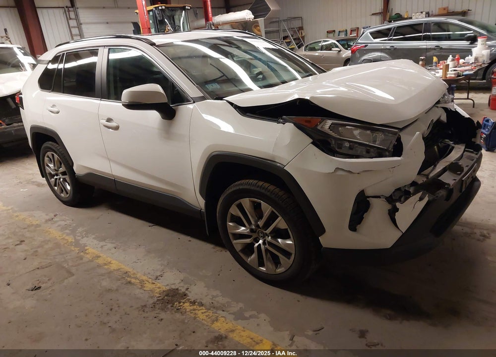 2019 TOYOTA RAV4 XLE PREMIUM VIN: 2T3A1RFV2KC021411