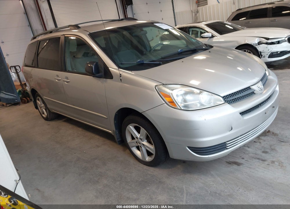 2004 TOYOTA SIENNA LE VIN: 5TDZA23C34S070150