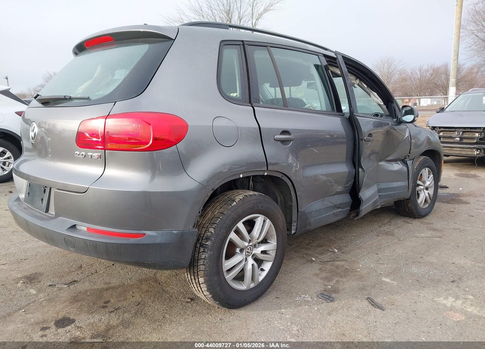 2015 VOLKSWAGEN TIGUAN S VIN: WVGAV7AX1FW596411