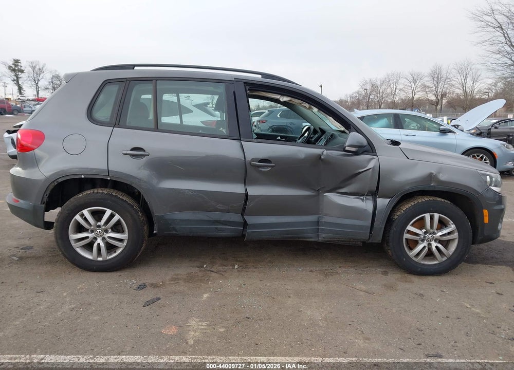 2015 VOLKSWAGEN TIGUAN S VIN: WVGAV7AX1FW596411