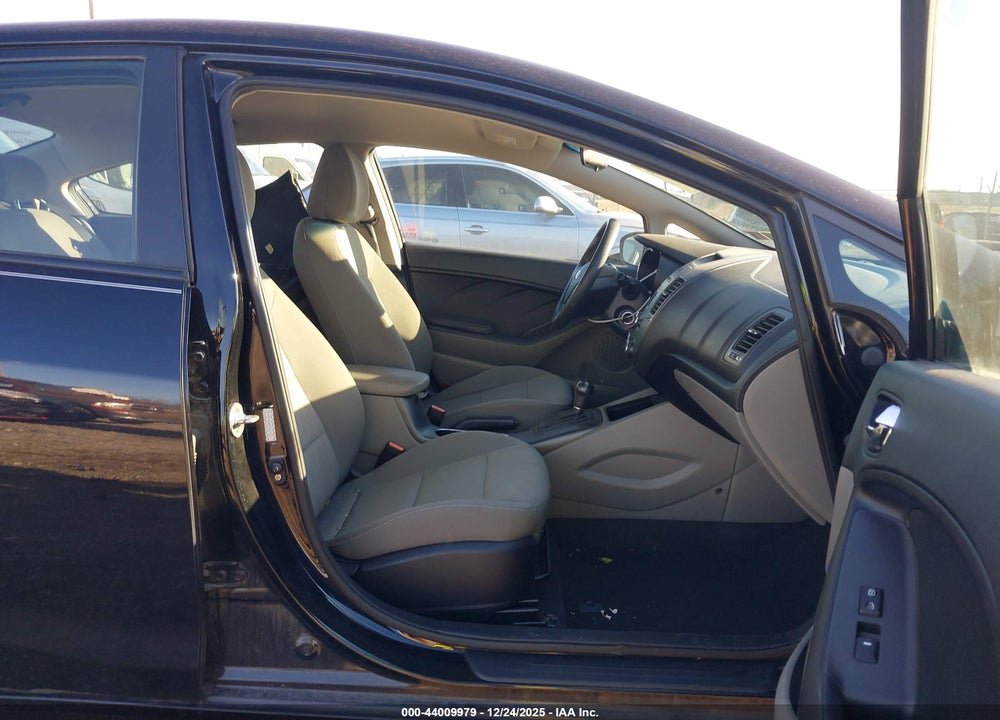 2015 KIA FORTE LX VIN: KNAFK4A68F5431452