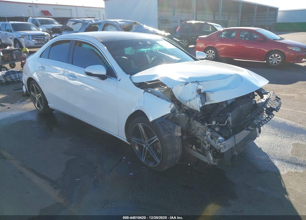 2019 MERCEDES-BENZ A 220 VIN: WDD3G4EB8KW017497