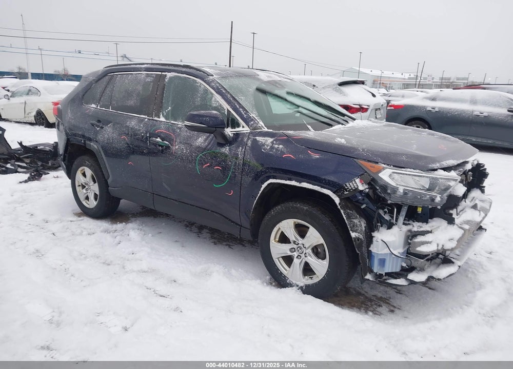 2021 TOYOTA RAV4 XLE VIN: 2T3P1RFV7MW247679