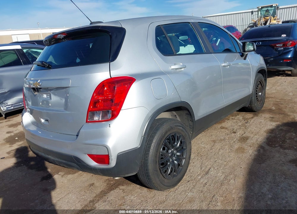 2017 CHEVROLET TRAX LS VIN: 3GNCJKSB8HL283208