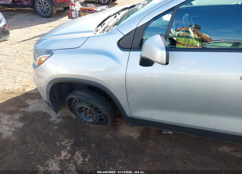 2017 CHEVROLET TRAX LS VIN: 3GNCJKSB8HL283208