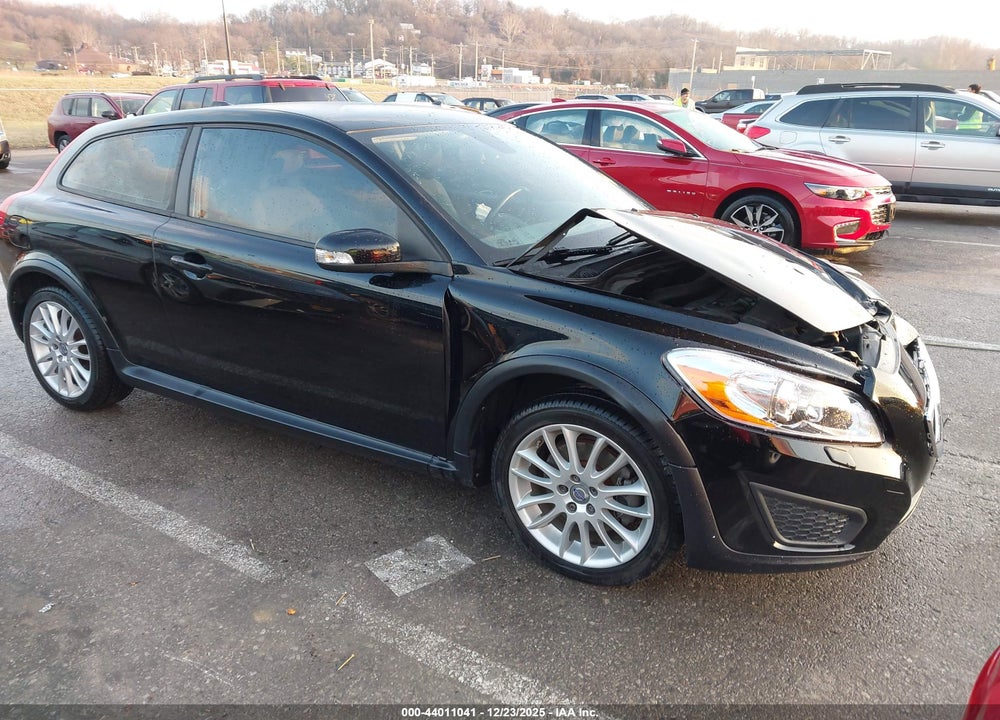 2011 VOLVO C30 T5 VIN: YV1672MK2B2233022