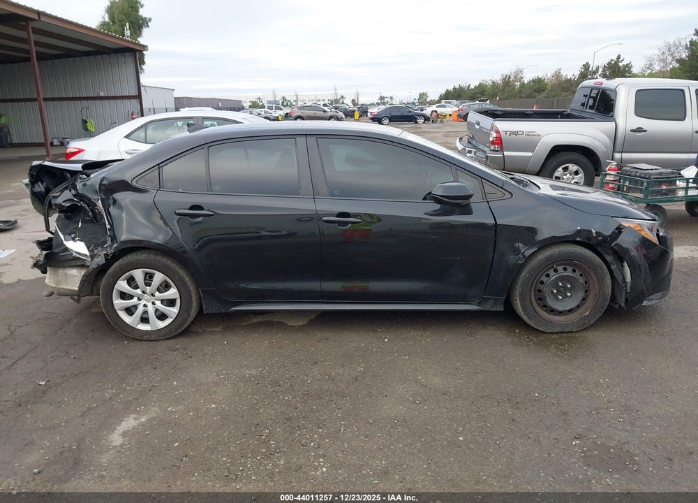 2021 TOYOTA COROLLA LE VIN: 5YFEPMAE2MP207665