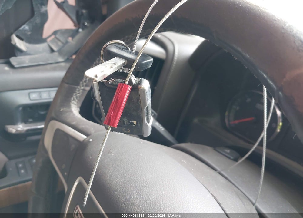 2018 GMC SIERRA 1500 SLT VIN: 3GTU2NEC3JG167316