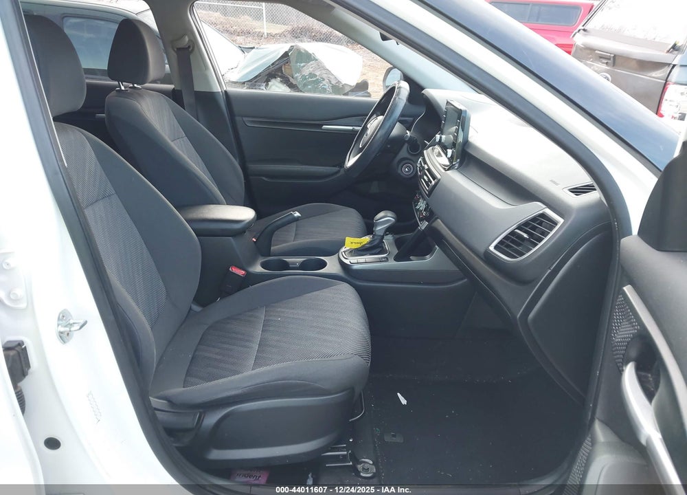 2021 KIA SELTOS LX VIN: KNDEPCAA7M7048179