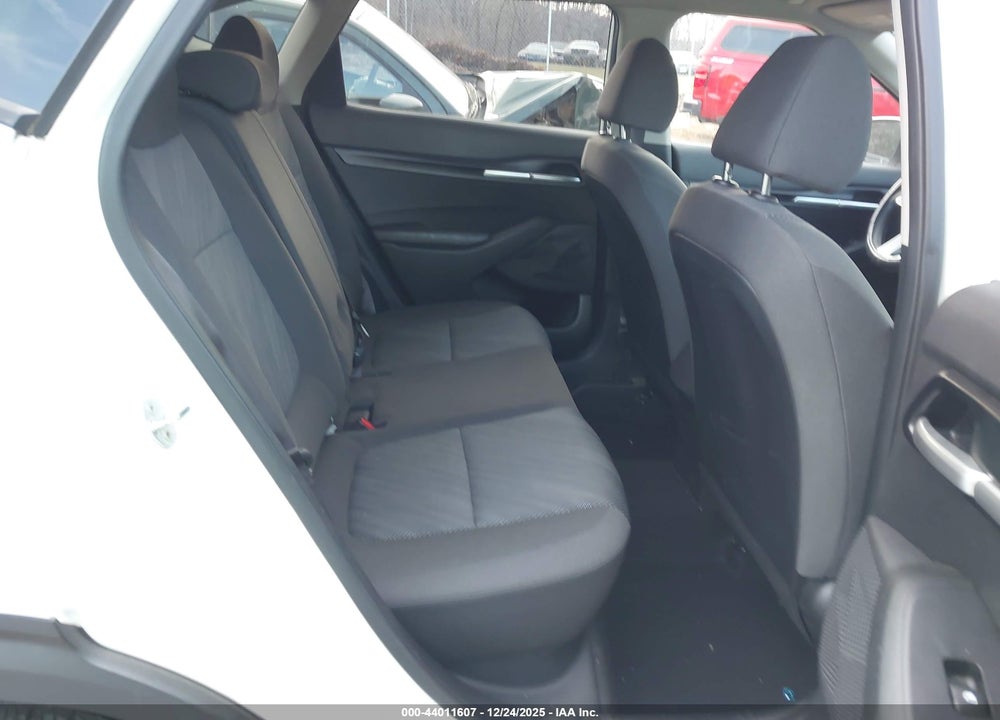 2021 KIA SELTOS LX VIN: KNDEPCAA7M7048179