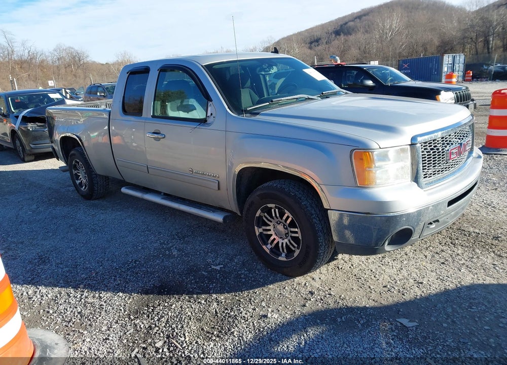 2011 GMC SIERRA 1500 SLE VIN: 1GTR2VE32BZ326933