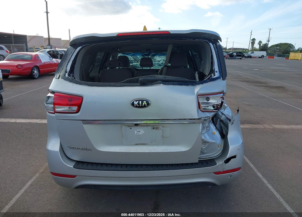 2018 KIA SEDONA LX VIN: KNDMB5C17J6389120