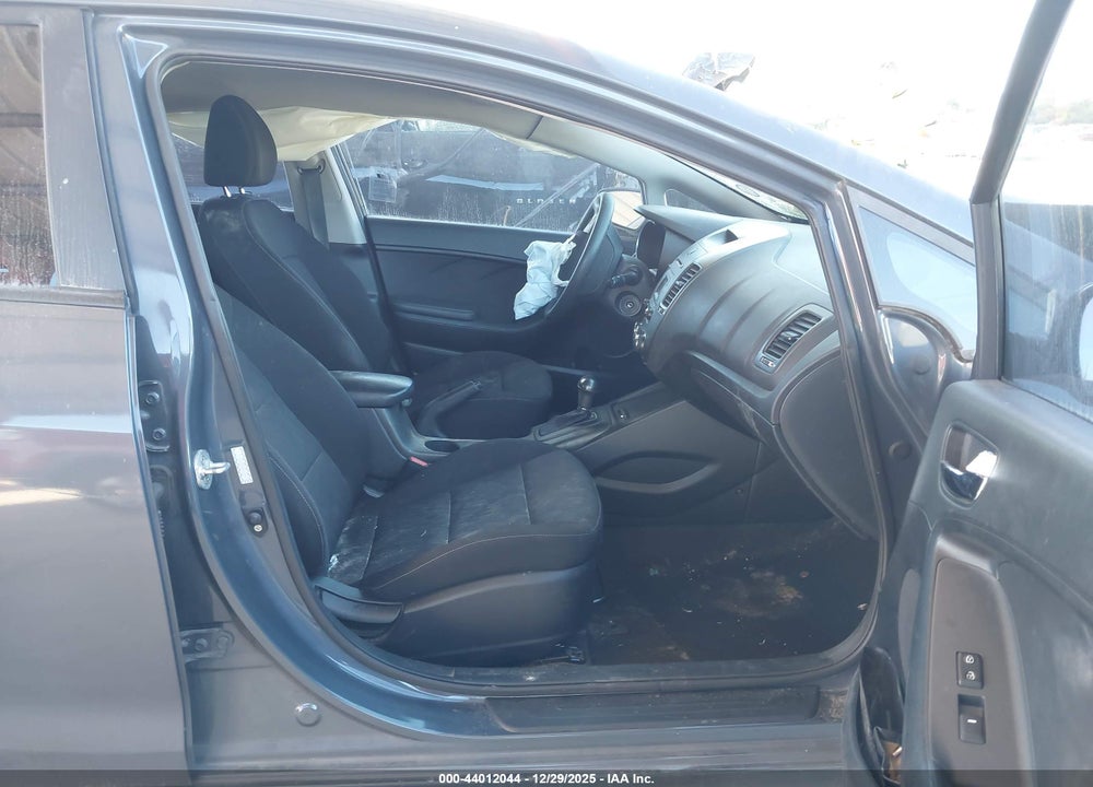 2016 KIA FORTE LX VIN: KNAFK4A62G5563477