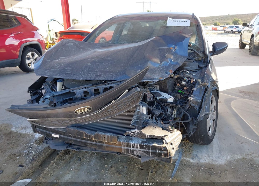 2016 KIA FORTE LX VIN: KNAFK4A62G5563477