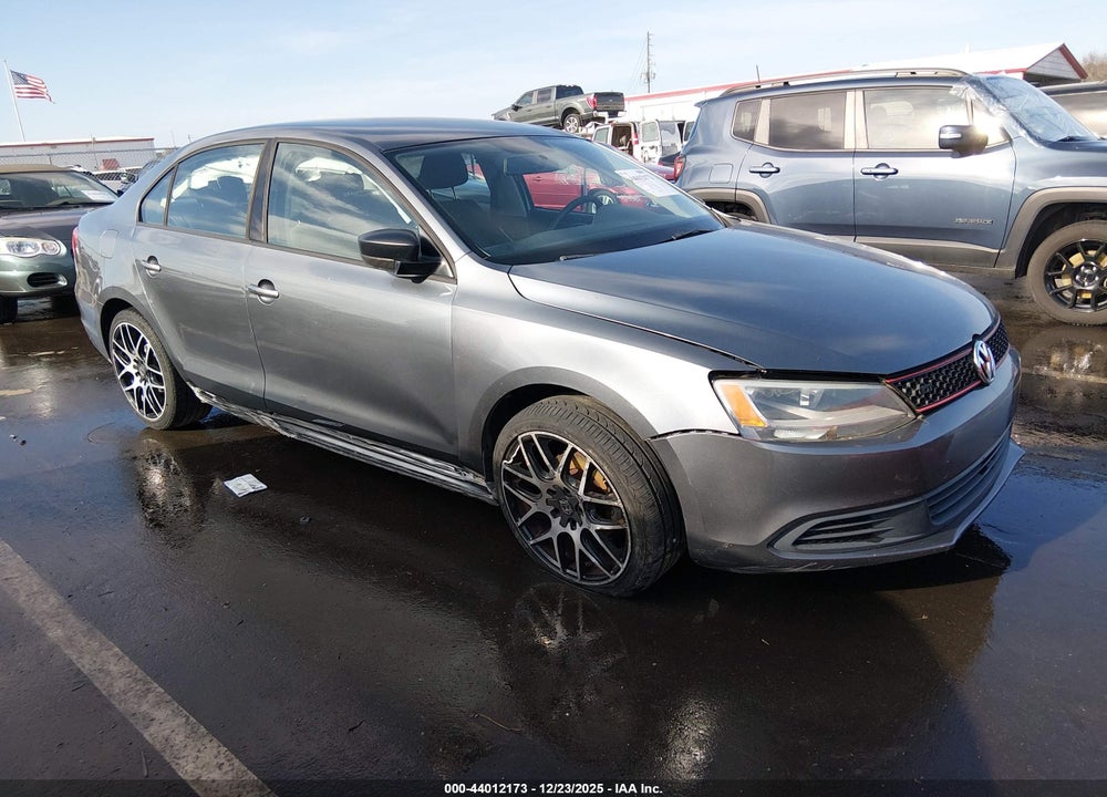 2011 VOLKSWAGEN JETTA 2.0L S VIN: 3VW2K7AJ1BM059798