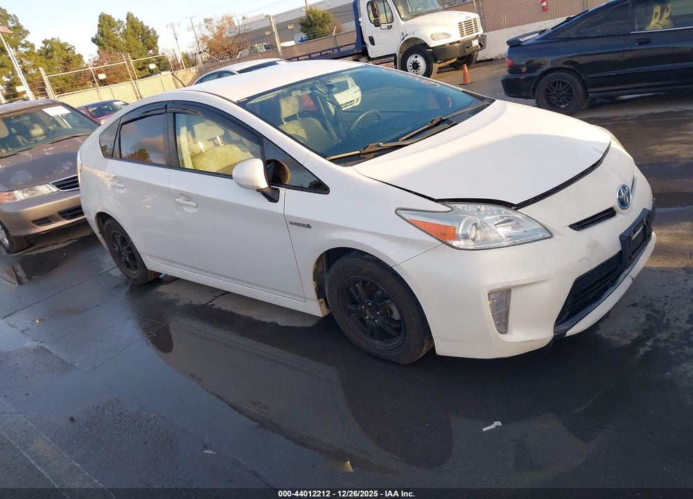2013 TOYOTA PRIUS TWO VIN: JTDKN3DU1D5575595