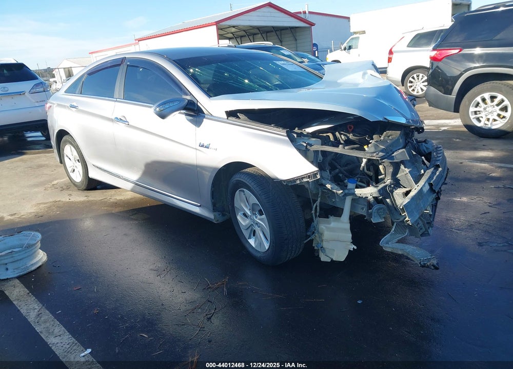 2015 HYUNDAI SONATA HYBRID VIN: KMHEC4A48FA128720
