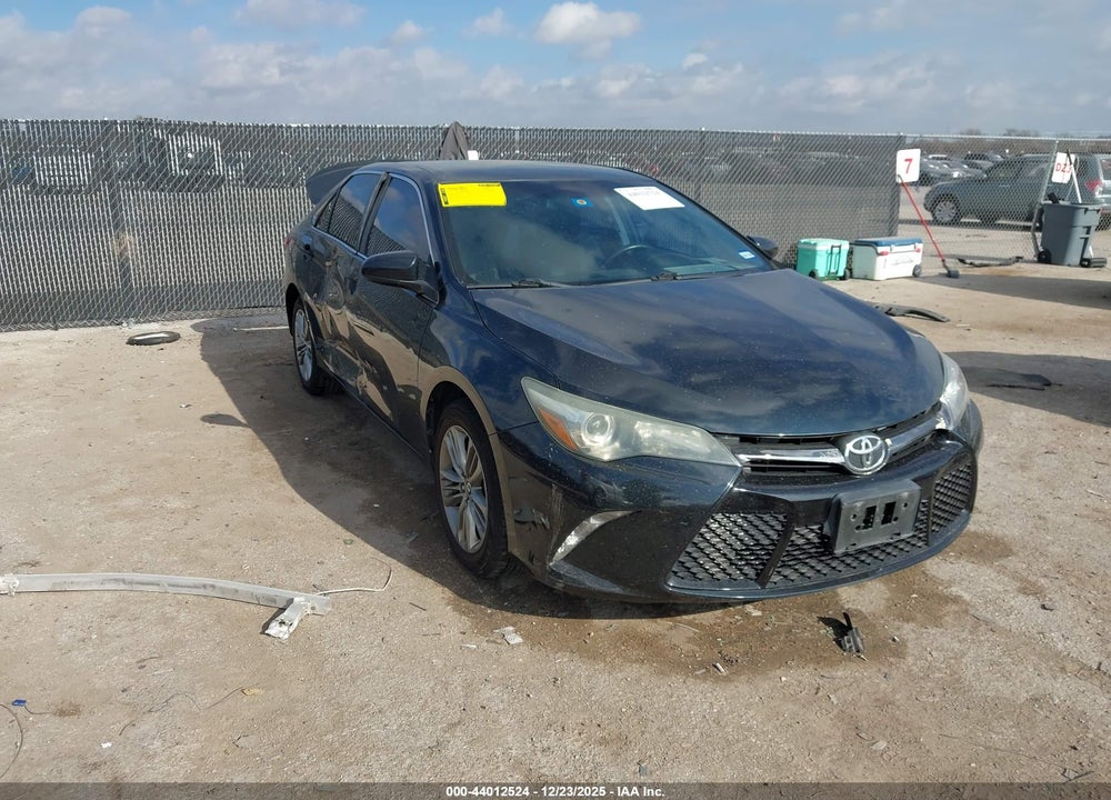 2015 TOYOTA CAMRY SE VIN: 4T1BF1FK4FU039225