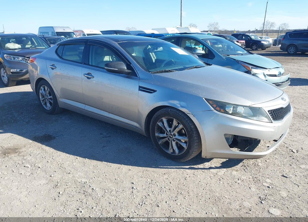 2011 KIA OPTIMA EX VIN: KNAGN4A74B5120695