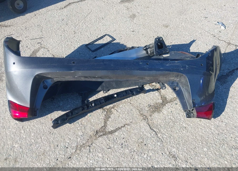 2022 TOYOTA PRIUS XLE VIN: JTDKAMFU9N3190118