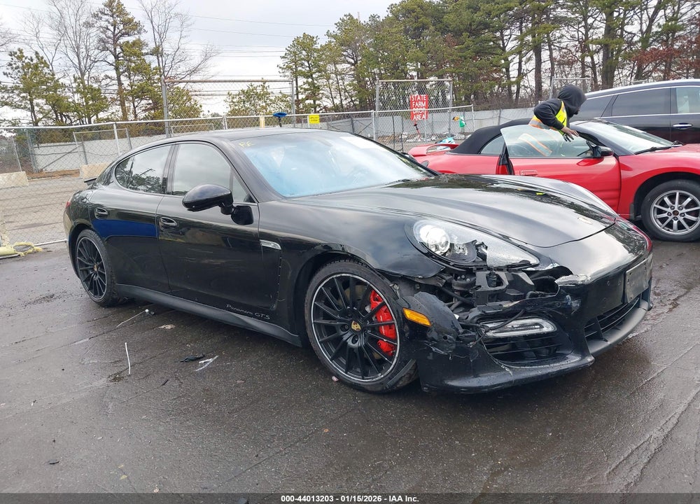 2013 PORSCHE PANAMERA GTS VIN: WP0AF2A71DL076762