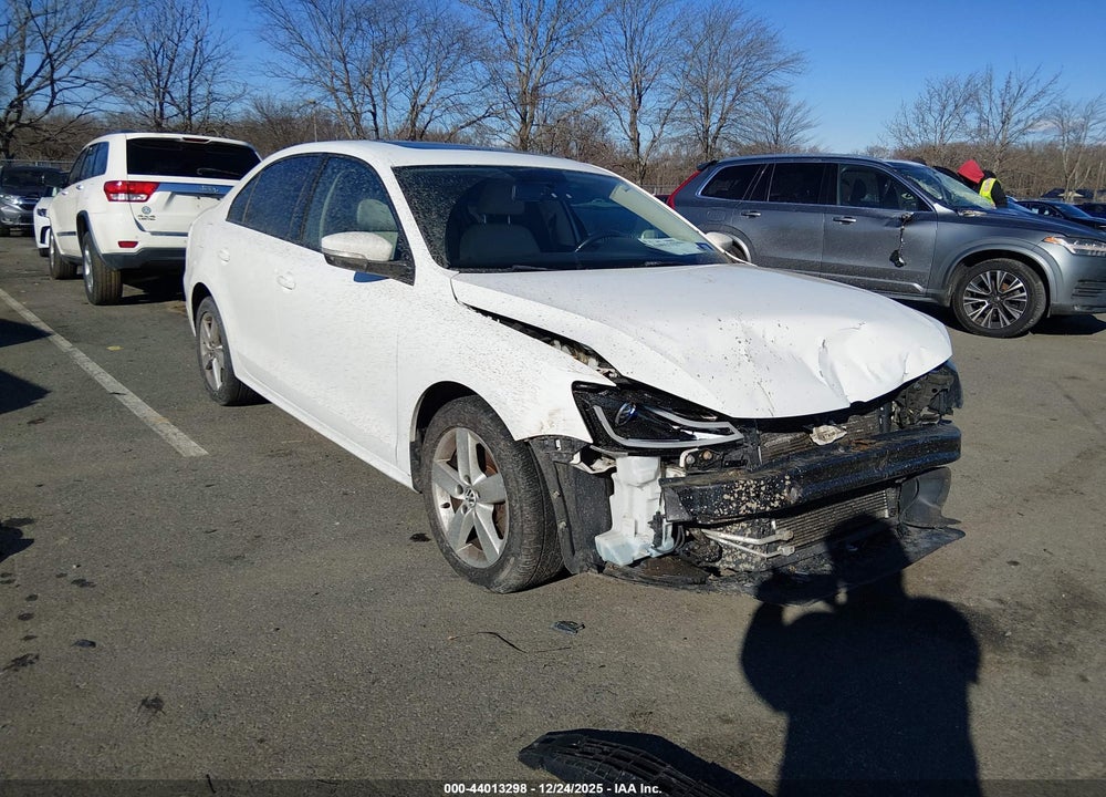 2011 VOLKSWAGEN JETTA 2.0L TDI VIN: 3VWLL7AJ0BM118020