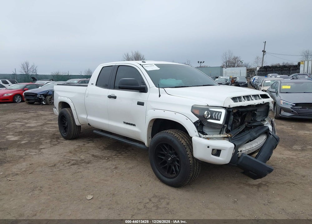 2016 TOYOTA TUNDRA SR5 5.7L V8 VIN: 5TFUY5F13GX493715