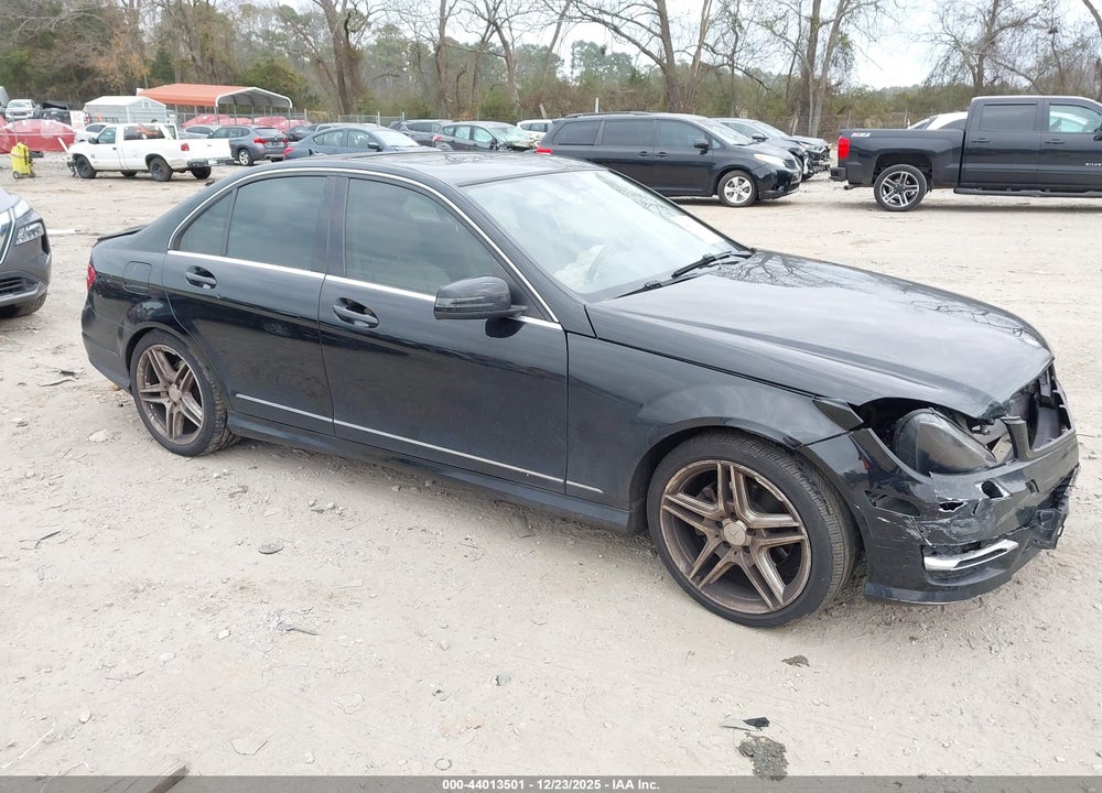 2013 MERCEDES-BENZ C 250 SPORT VIN: WDDGF4HB7DA842866