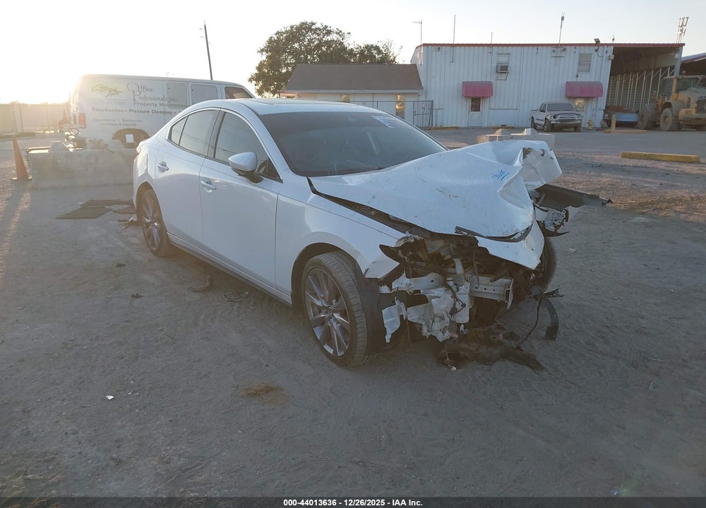 2019 MAZDA 3 PREMIUM PACKAGE VIN: 3MZBPAEM5KM104521