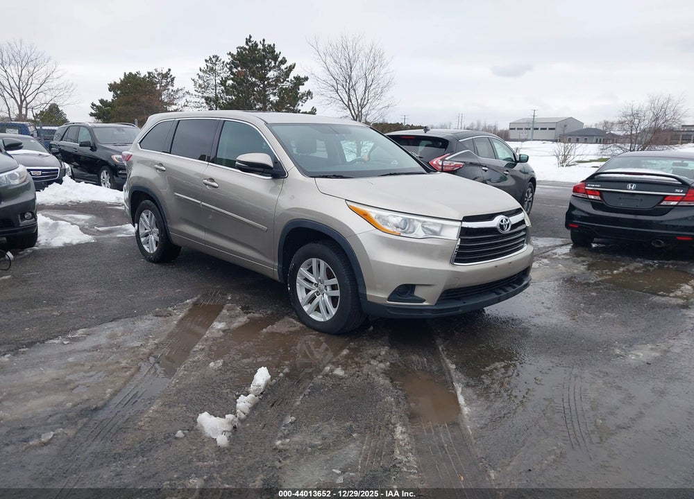 2014 TOYOTA HIGHLANDER LE VIN: 5TDZARFH9ES005269