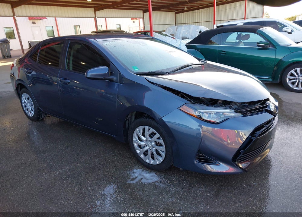 2018 TOYOTA COROLLA LE VIN: 5YFBURHE7JP842147